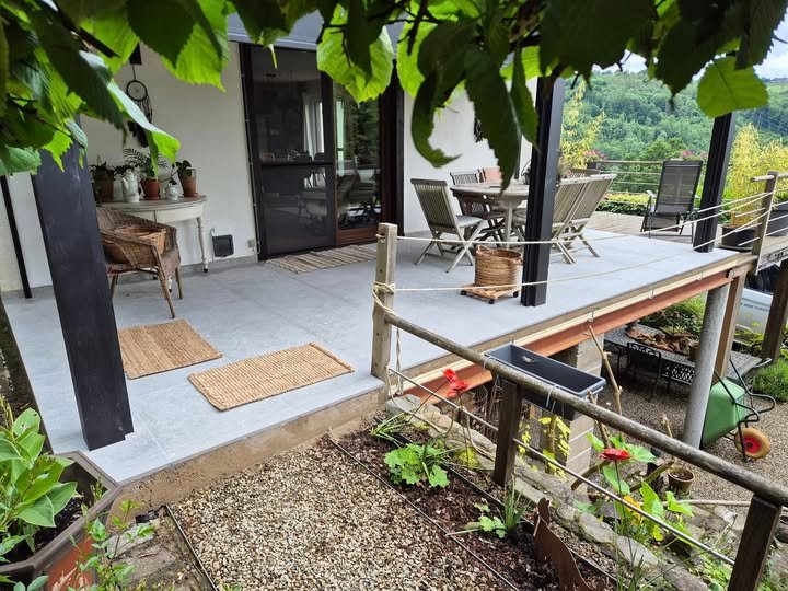 Terrasse sur mesure réalisée par Jordan Desmit